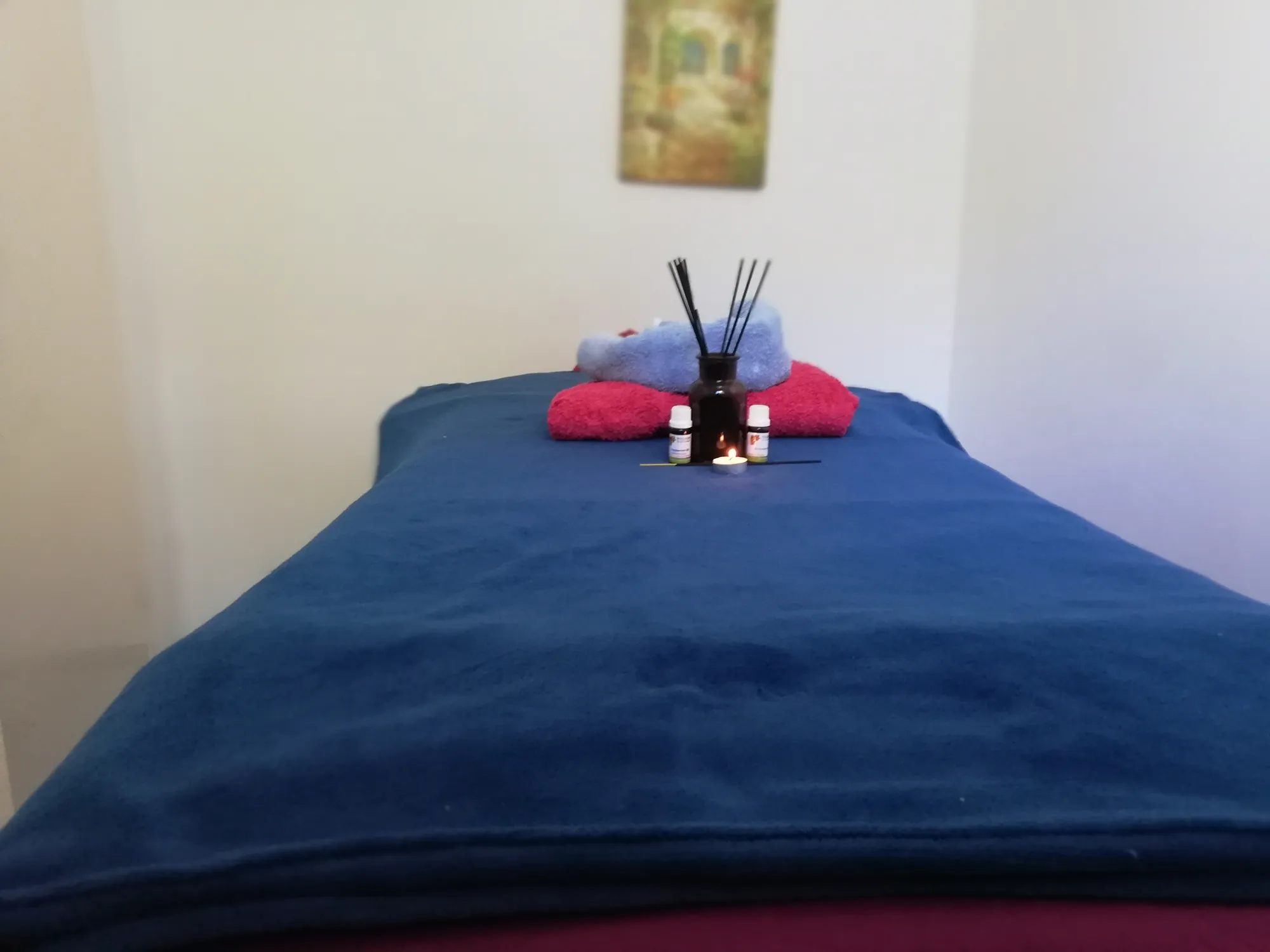 Thai massage spa room - Massage bed with aromatherapy, oils and relaxing spa ambience Bramley Johannesburg